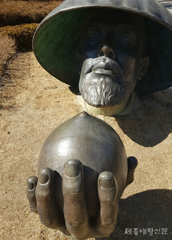 방랑시인 김삿갓, 그의 무덤에 술 한잔 바치던 그날